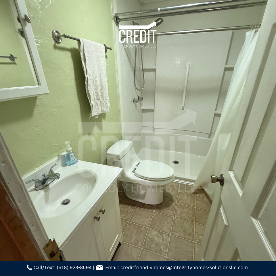 1116 Corporation St - Photo 3 of 8