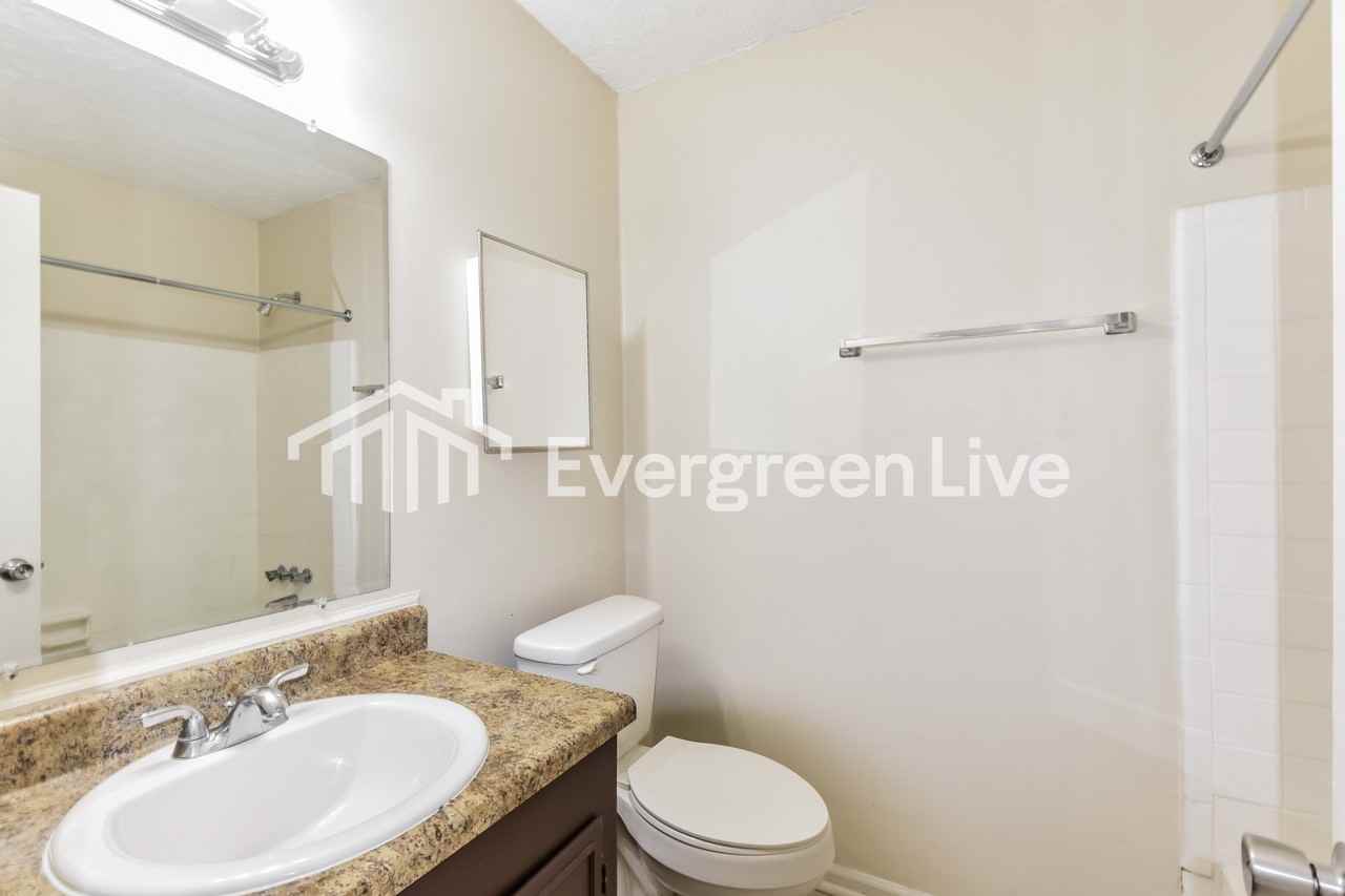 324 London Pride Rd - Photo 7 of 15