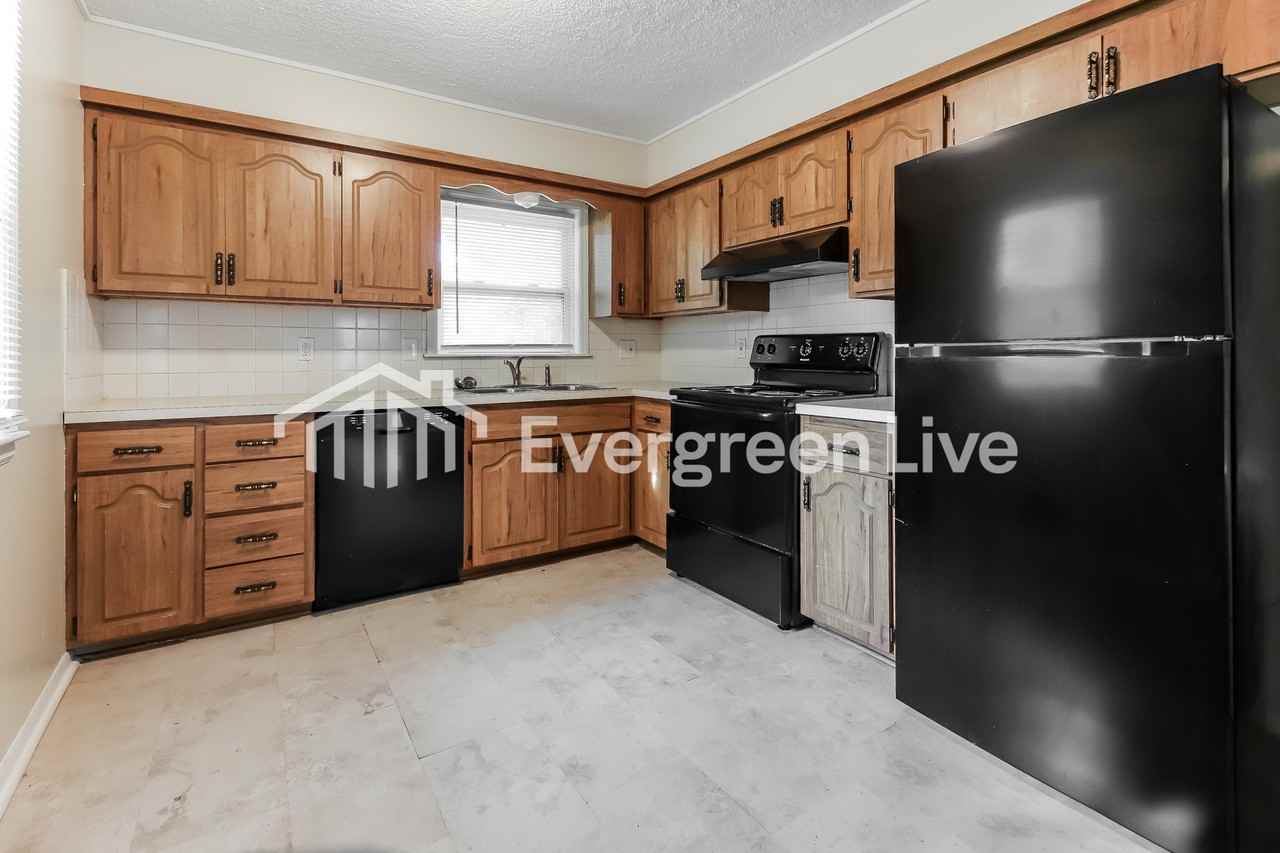 9007 E 52nd St - Photo 6 of 15