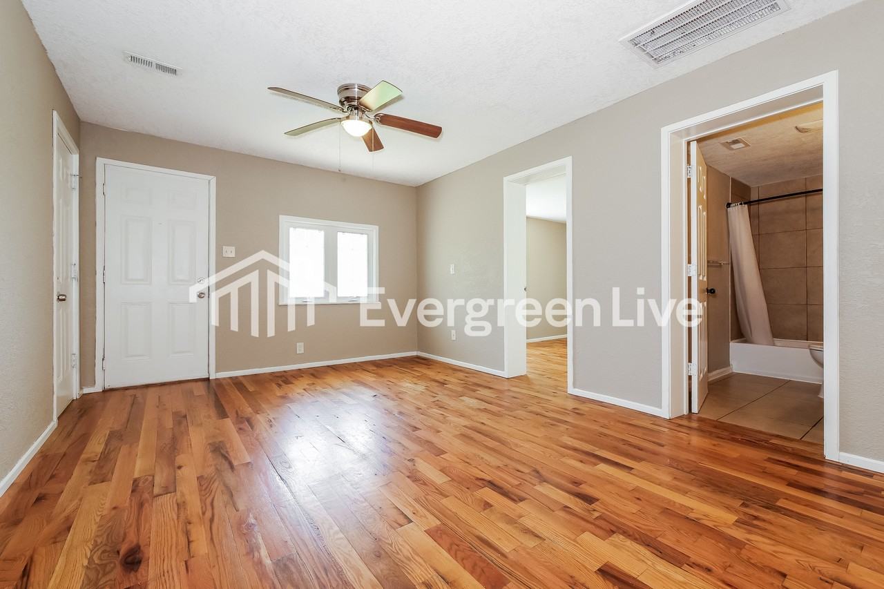 5316 Laurel Ave - Photo 3 of 15