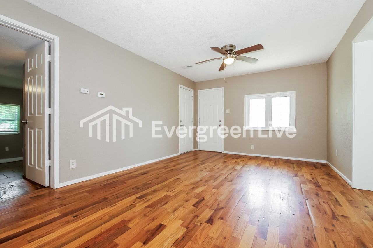 5316 Laurel Ave - Photo 4 of 15