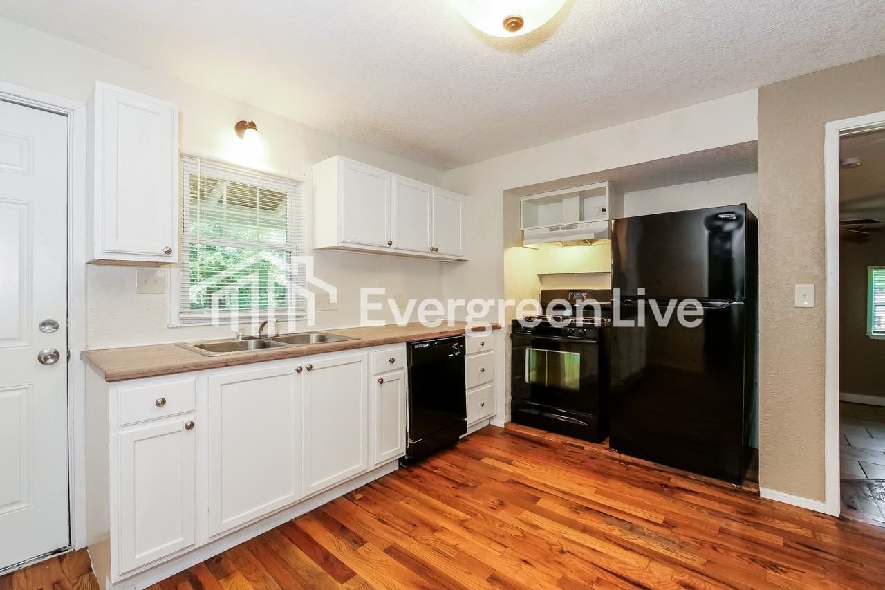 5316 Laurel Ave - Photo 6 of 15