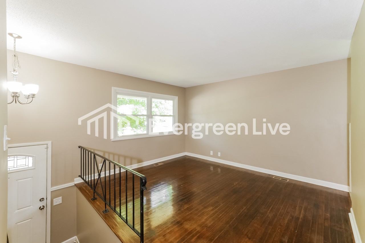 18608 E Shoshone Dr - Photo 3 of 15