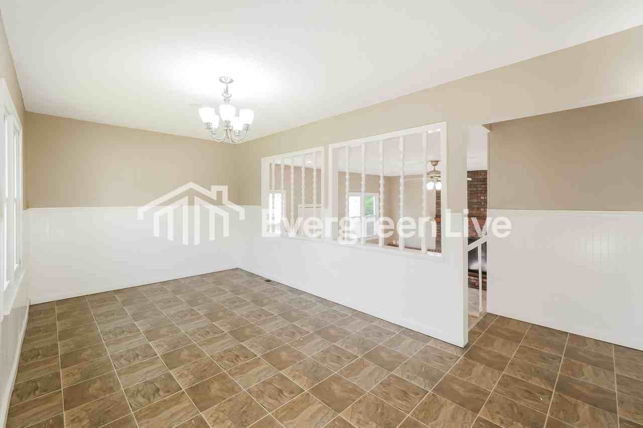 18608 E Shoshone Dr - Photo 5 of 15