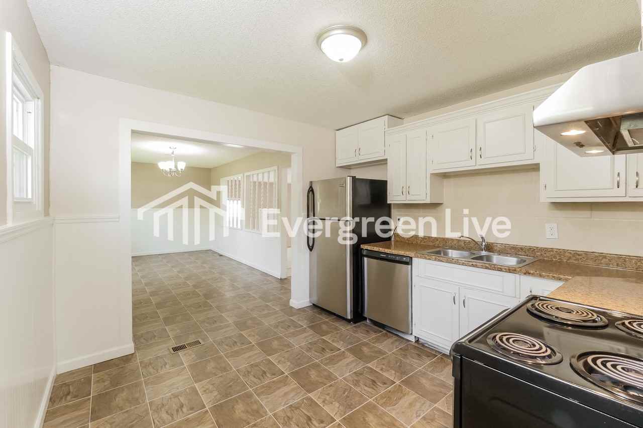 18608 E Shoshone Dr - Photo 6 of 15