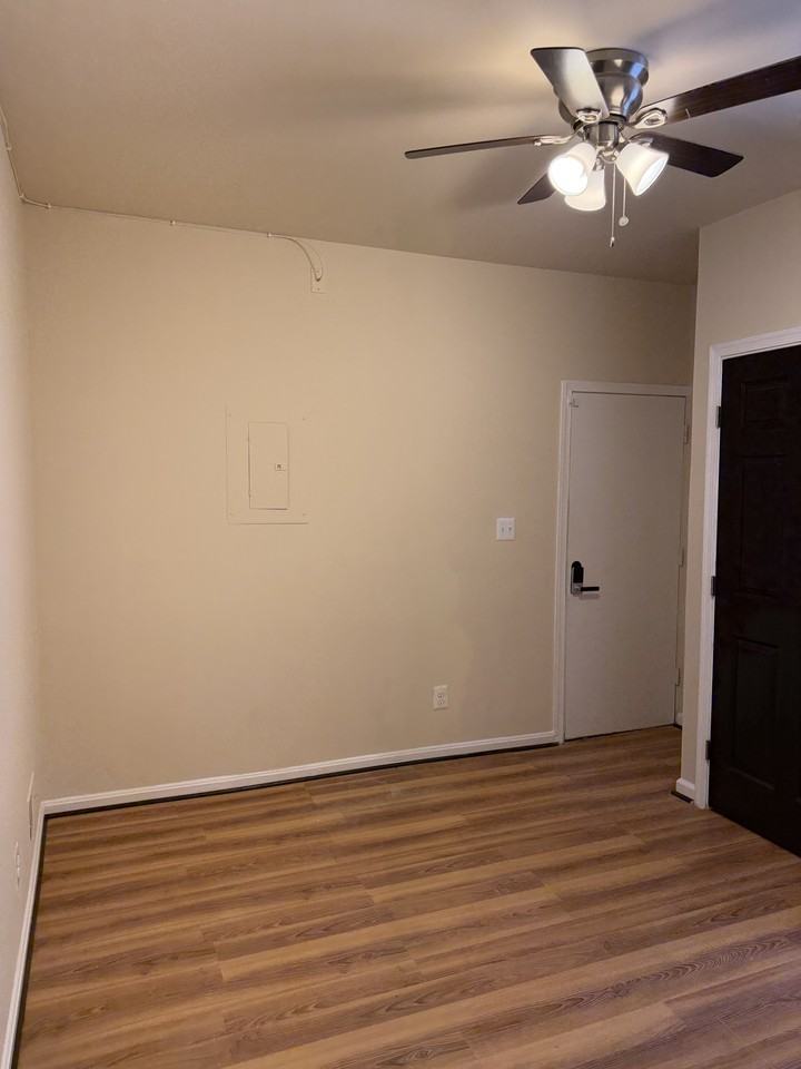 2310 Jefferson St - Photo 4 of 15