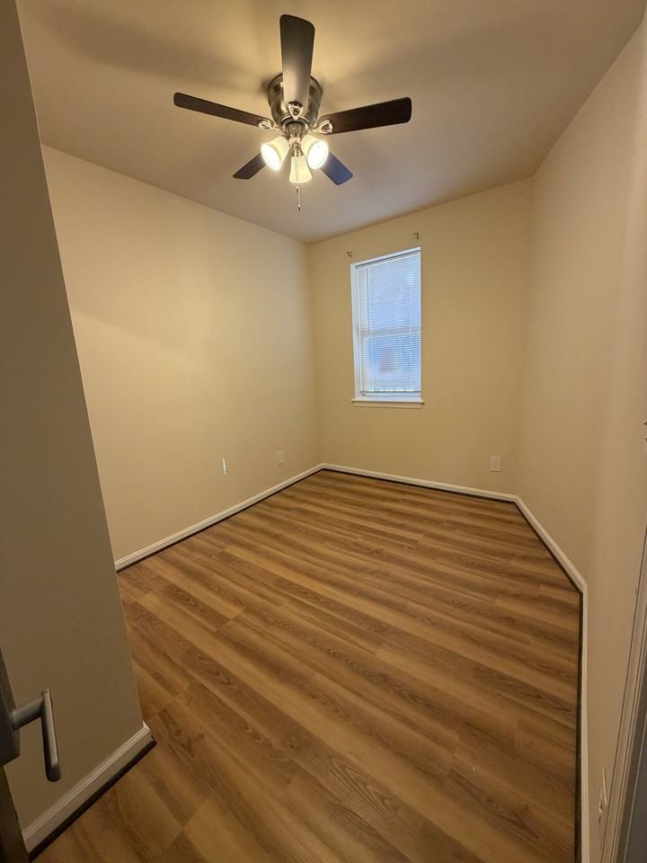 2310 Jefferson St - Photo 5 of 15