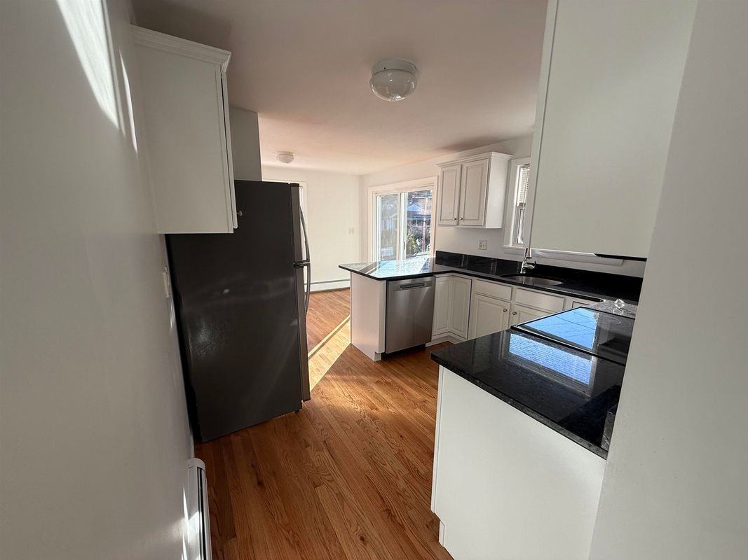 153 Rumford St - Photo 4 of 23