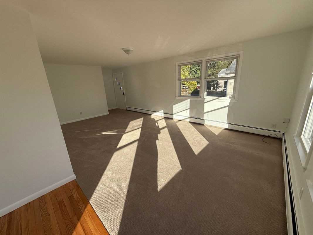 153 Rumford St - Photo 5 of 23