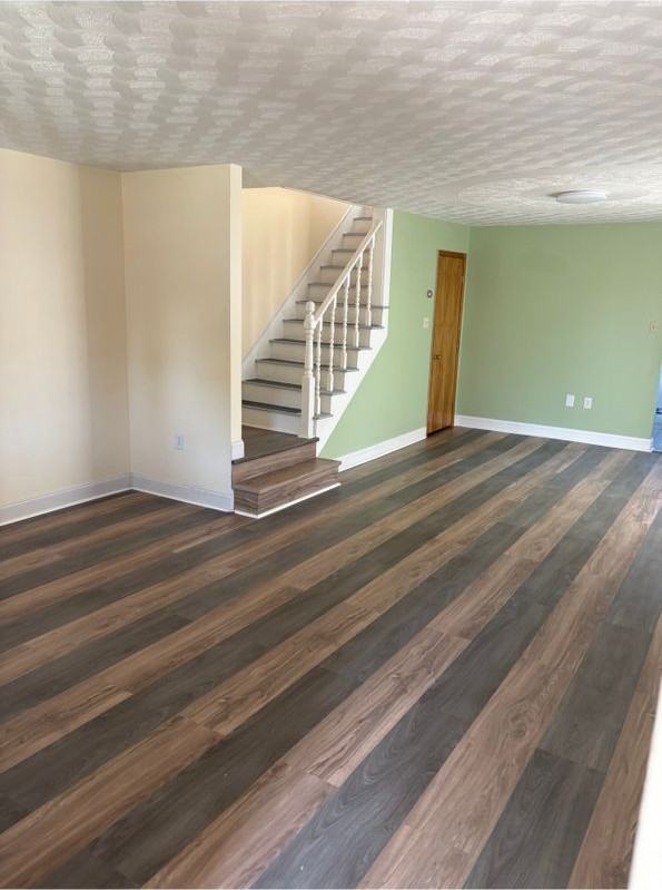 659 Miller St - Photo 4 of 13