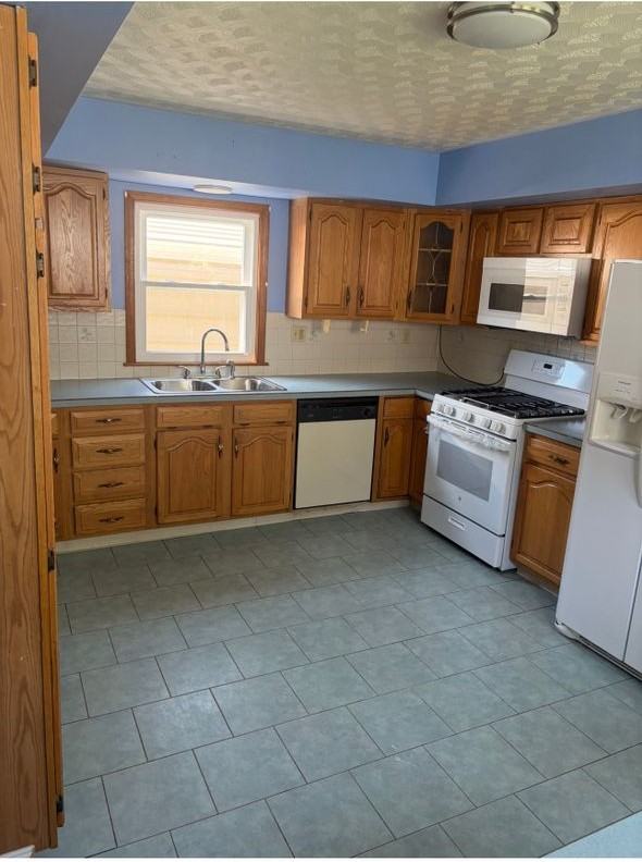 659 Miller St - Photo 5 of 13