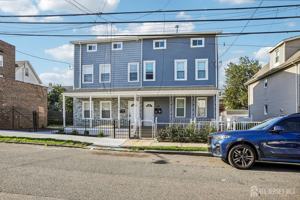 featured image of 170 Seaman St ##2