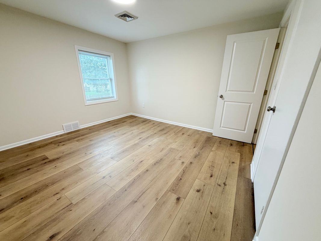 55 Kallen Ave - Photo 4 of 5