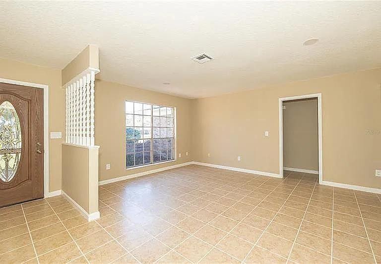 1200 Lawrence Ave - Photo 4 of 11