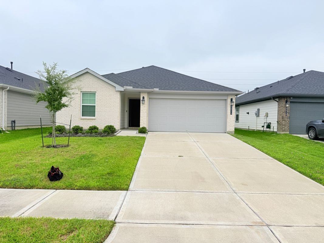 8014 Tropea Dr - Photo 6 of 8