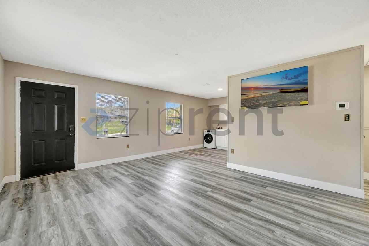 136 Myrtle Ave #A - Photo 5 of 18