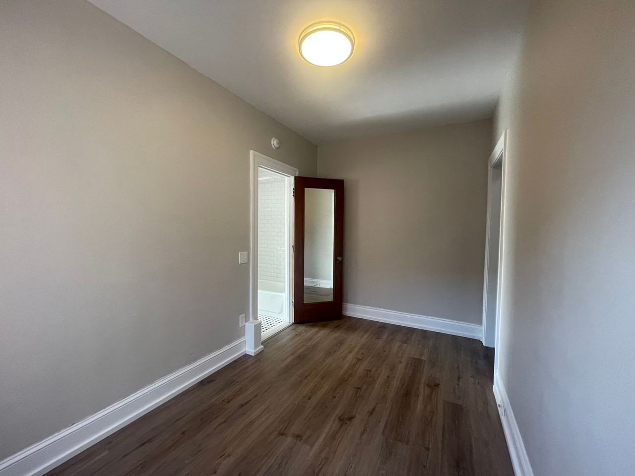 Normandie Apartments - Photo 6 of 28