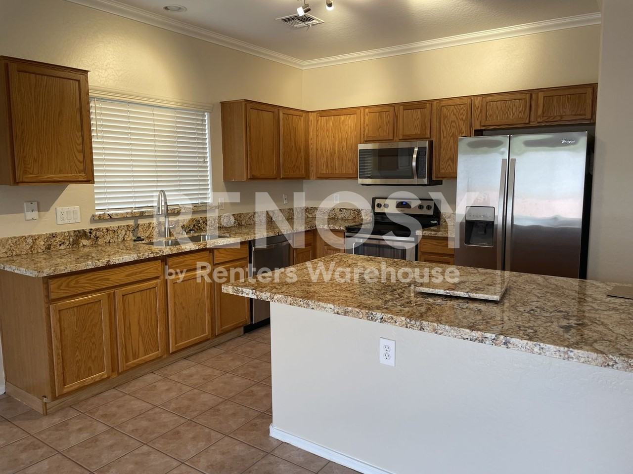17760 W Port Royale Ln - Photo 3 of 18