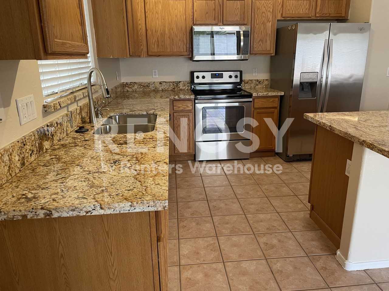 17760 W Port Royale Ln - Photo 4 of 18