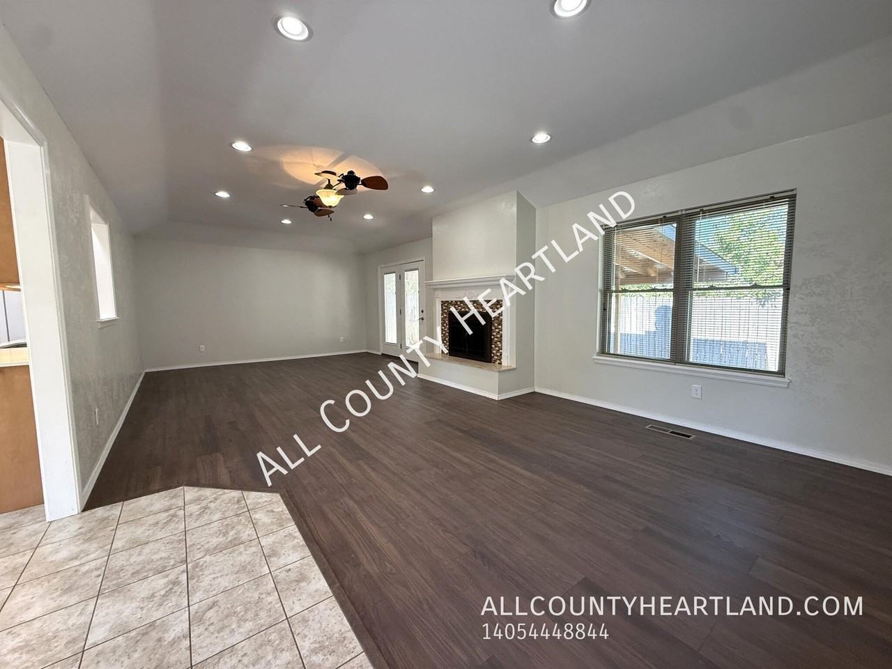 7601 Northway Ter - Photo 2 of 13