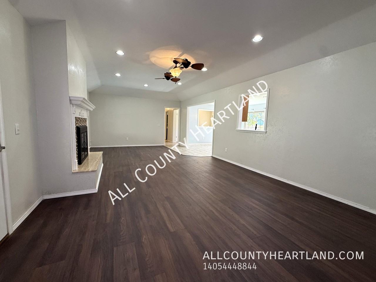 7601 Northway Ter - Photo 3 of 13