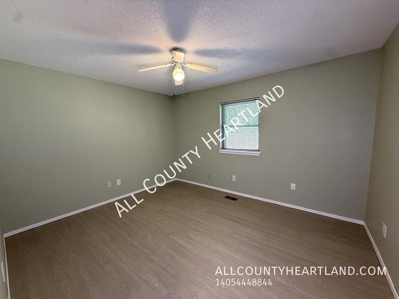 7601 Northway Ter - Photo 6 of 13