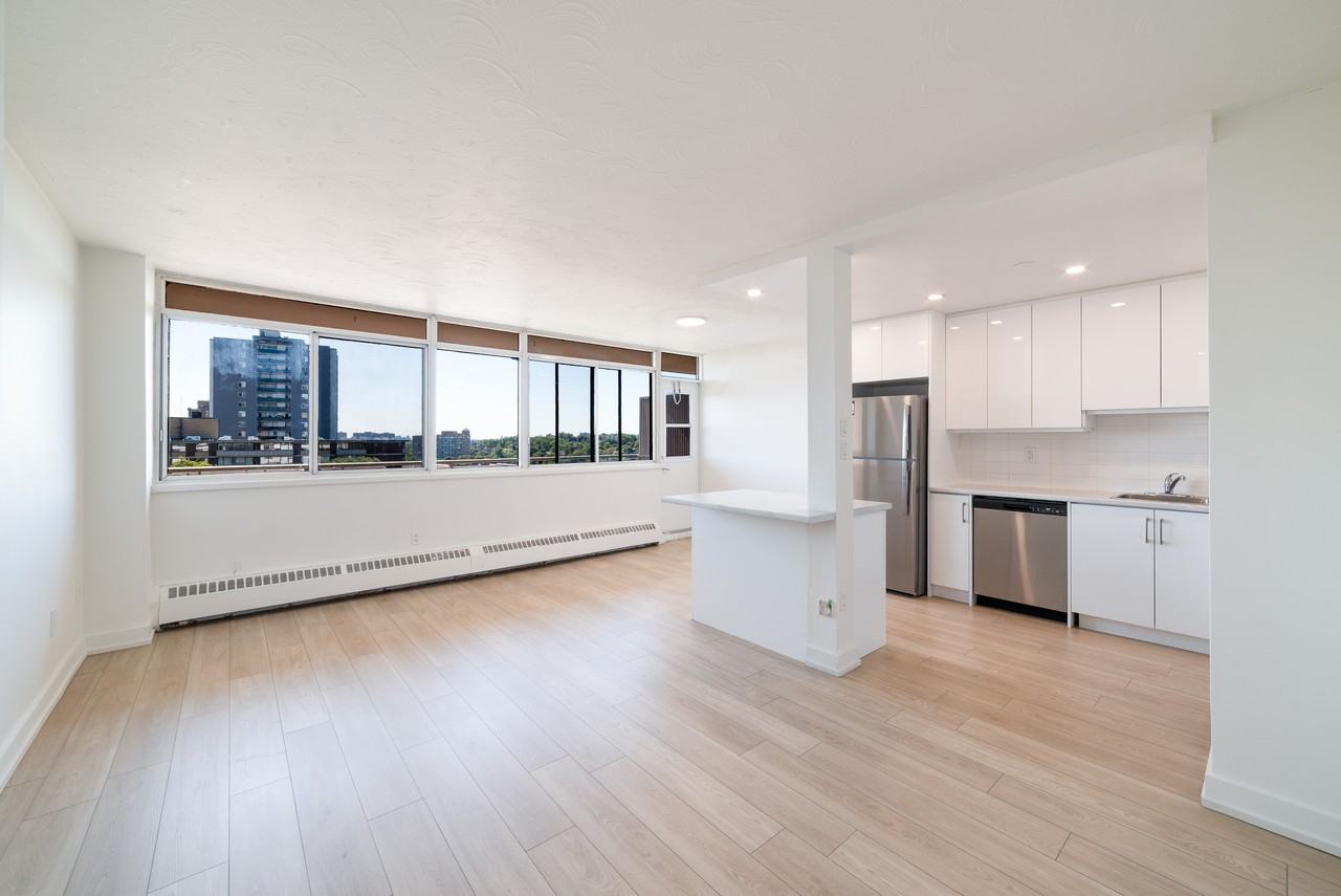 Weston Road Apartments - Photo 3 of 8