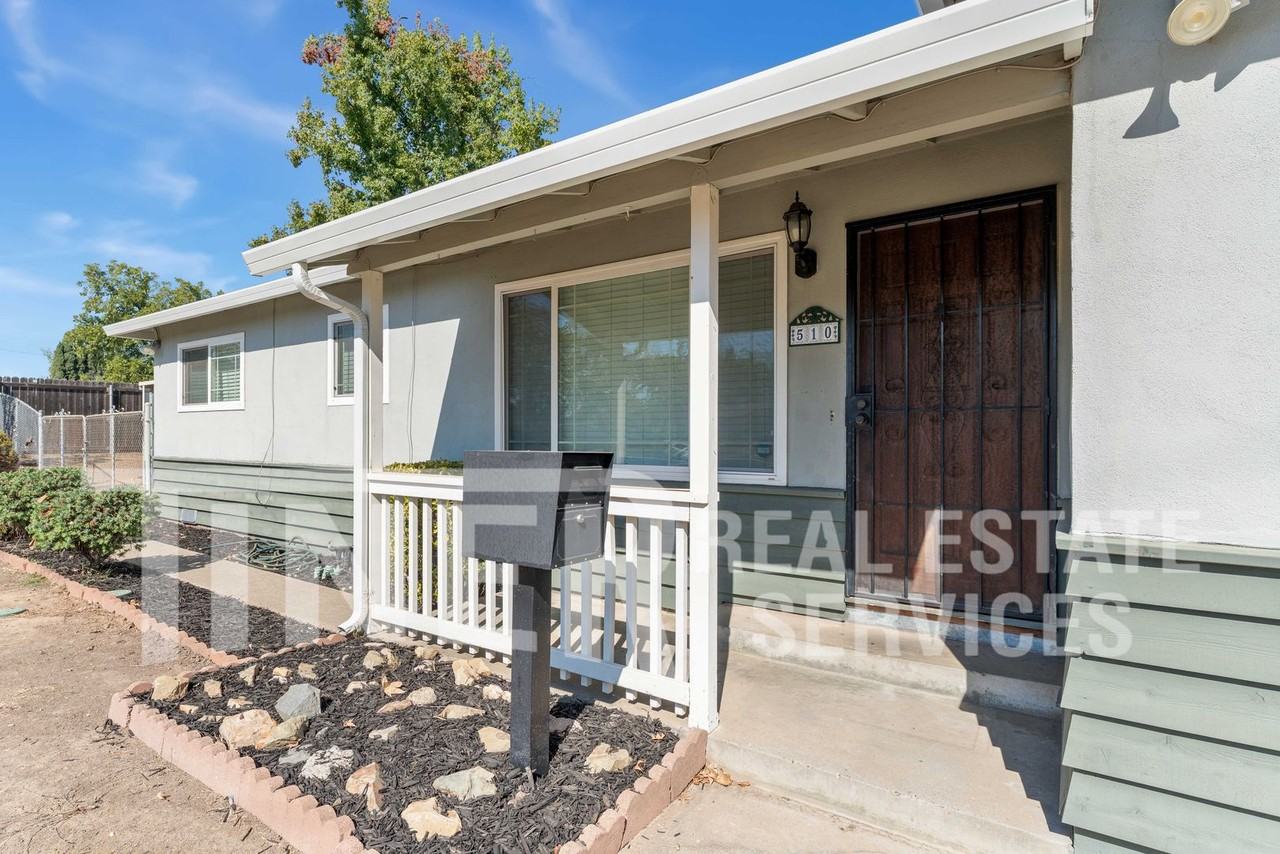 510 Circuit Dr - Photo 4 of 26