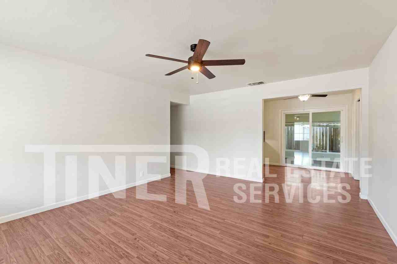 510 Circuit Dr - Photo 7 of 26