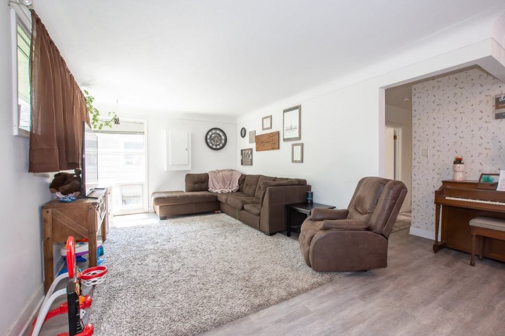 3 Winston Road - Photo 2 of 17
