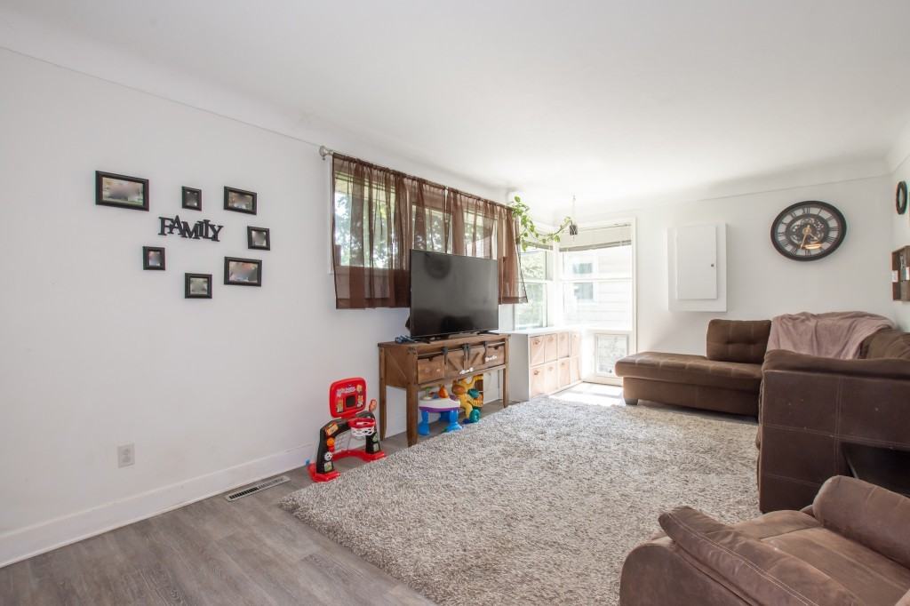 3 Winston Road - Photo 4 of 17