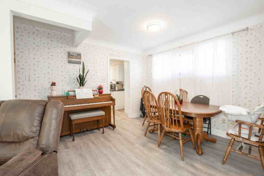 3 Winston Road - Photo 6 of 17