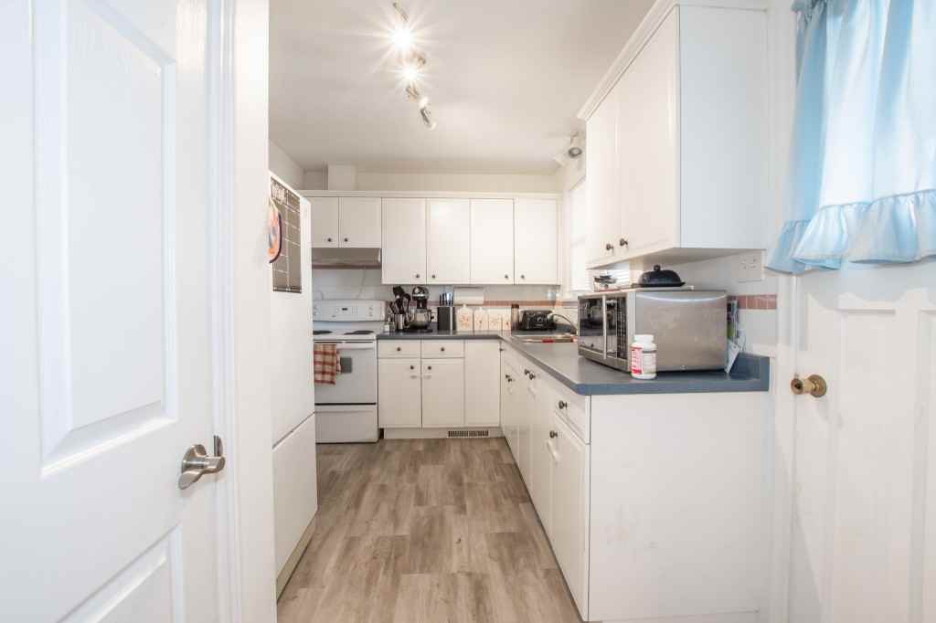 3 Winston Road - Photo 7 of 17
