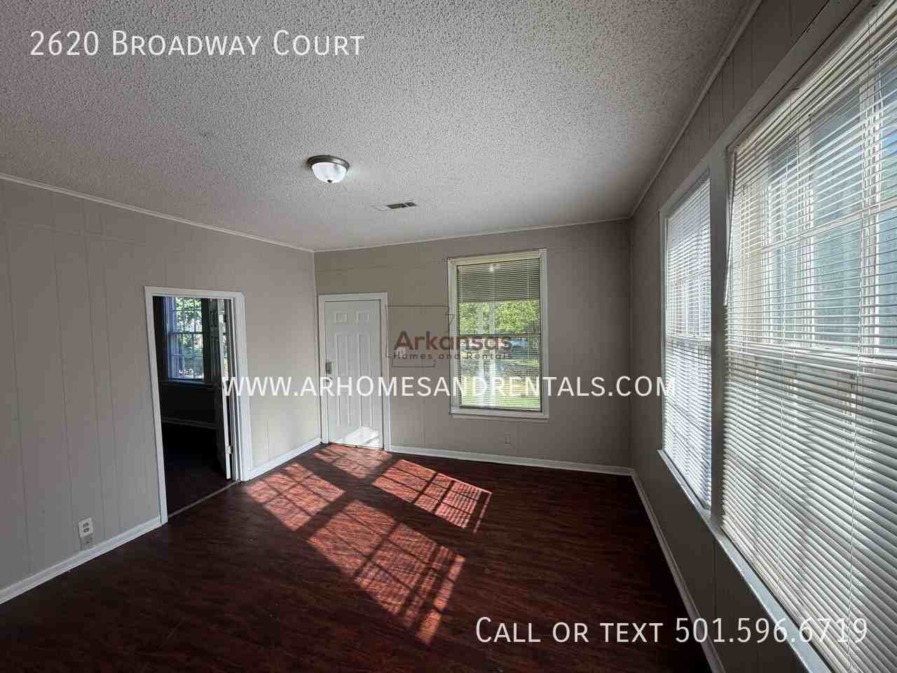 2620 Broadway Ct - Photo 2 of 13