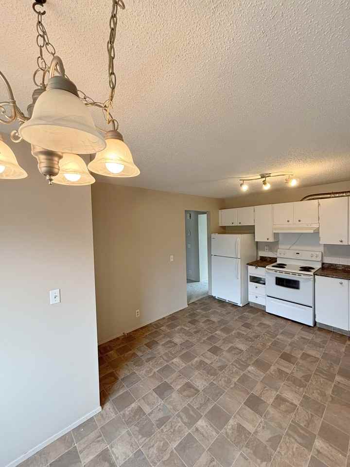 331 Castleridge Dr Ne - Photo 4 of 50
