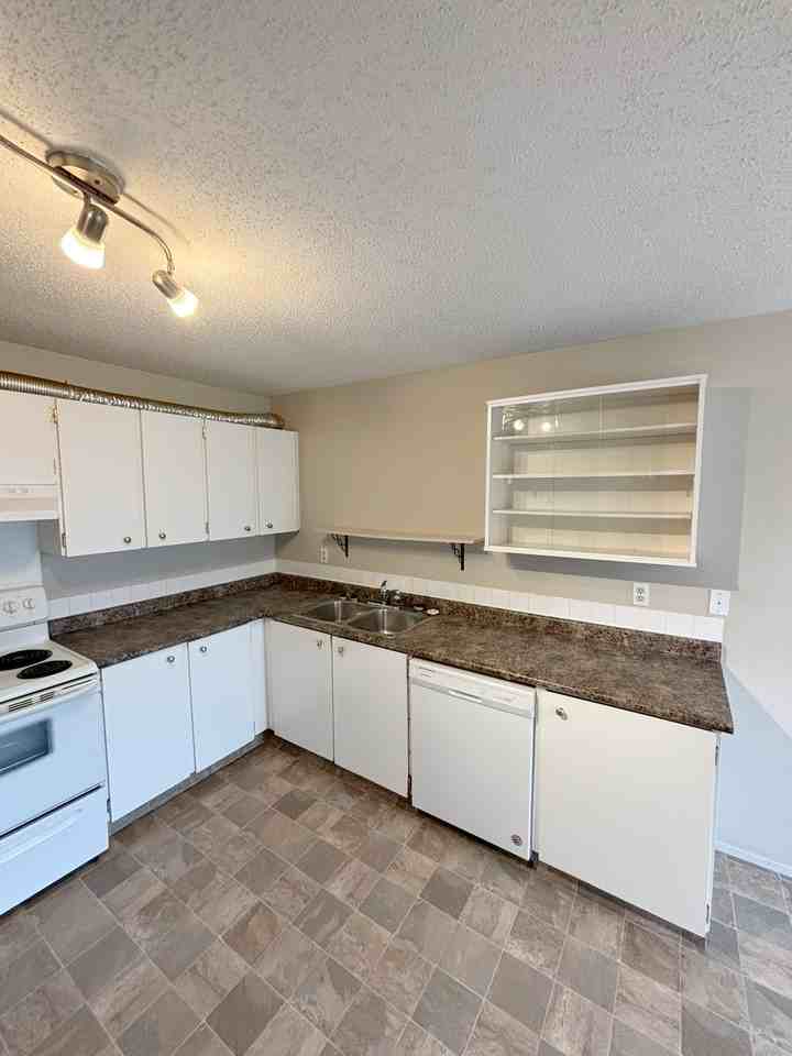 331 Castleridge Dr Ne - Photo 5 of 50