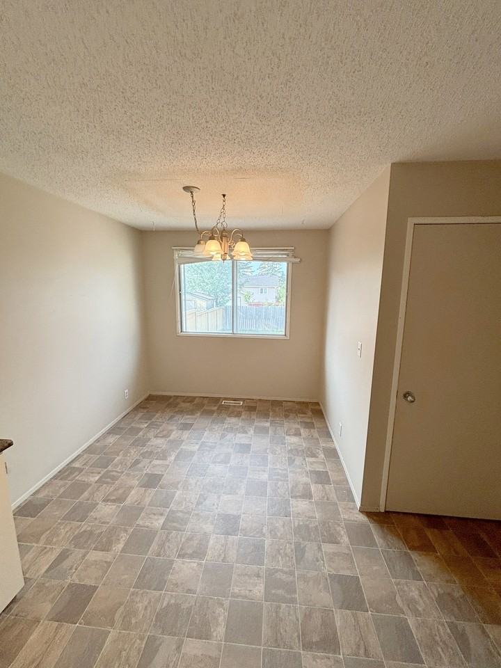 331 Castleridge Dr Ne - Photo 6 of 50