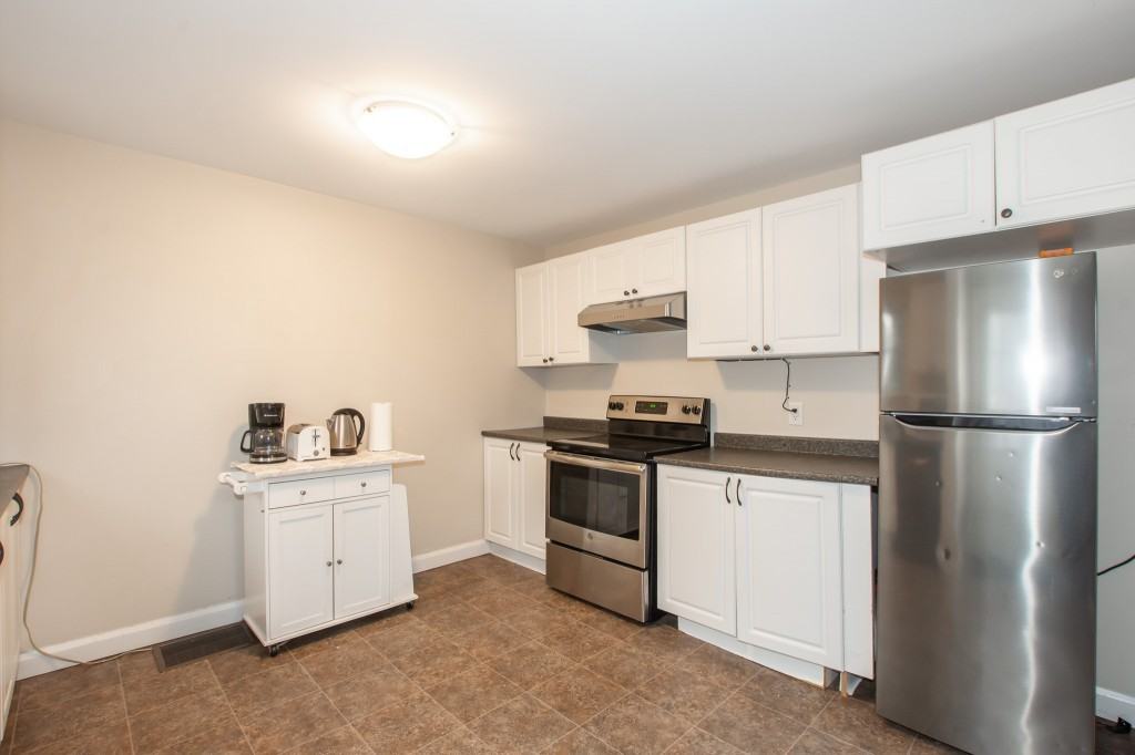 5721 Strathmore Cres - Photo 2 of 17