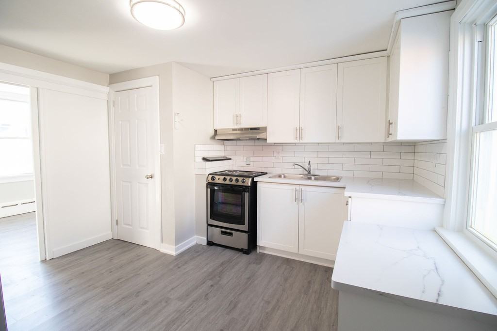 263 King St - Photo 2 of 8
