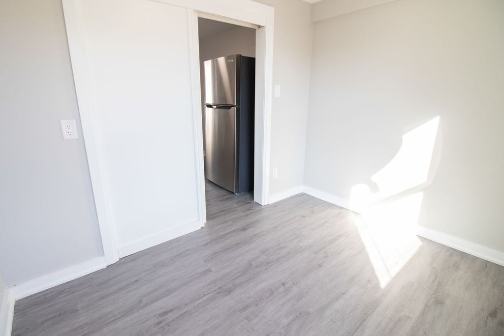 263 King St - Photo 5 of 8