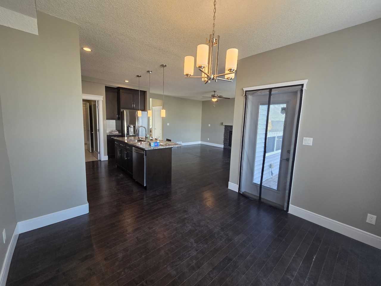 5252 17 Ave Sw - Photo 6 of 21