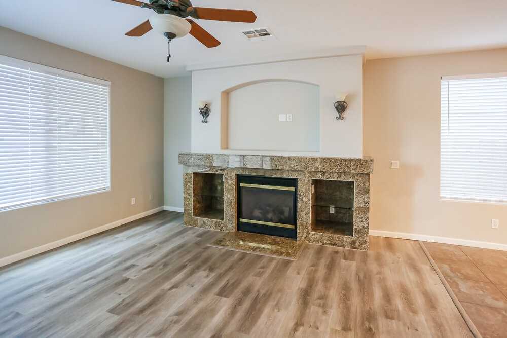 15107 N 145th Ave - Photo 5 of 17
