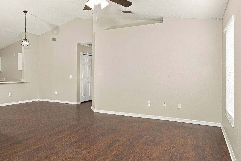 208 Diamond Ridge Blvd - Photo 4 of 15