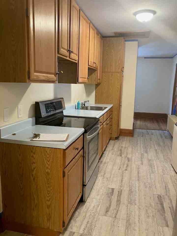 209 Roxbury St #2 - Photo 5 of 19