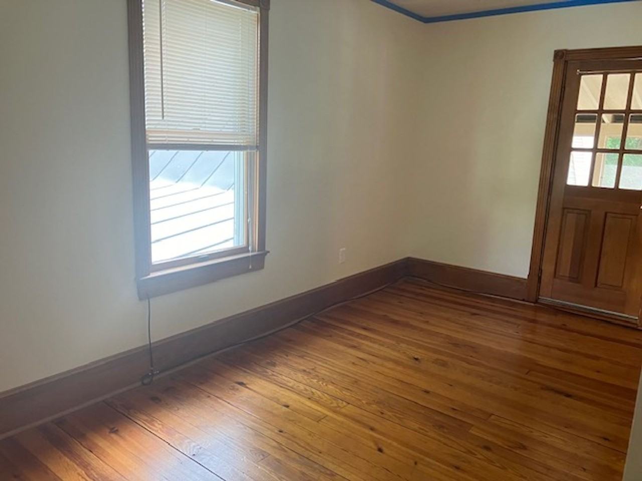 209 Roxbury St #2 - Photo 7 of 19