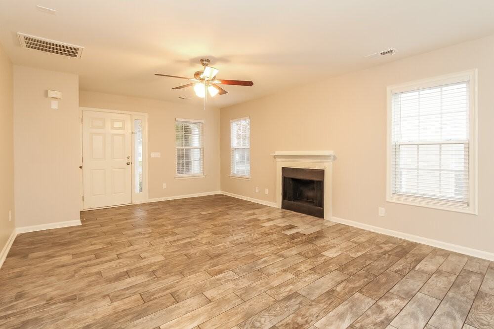 4415 Oakburn Dr - Photo 6 of 17