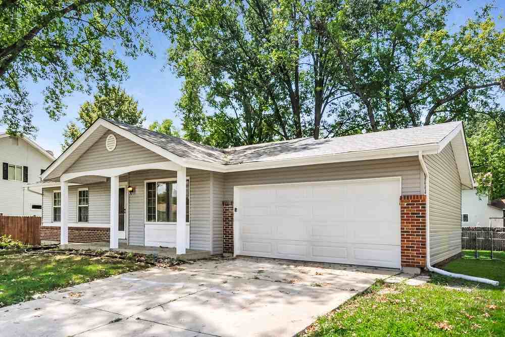 4008 Bugle Bend Dr - Photo 2 of 17