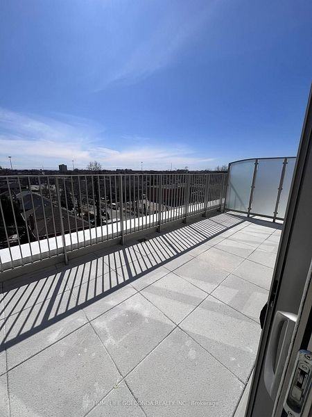689 The Queensway #506 - Photo 3 of 17