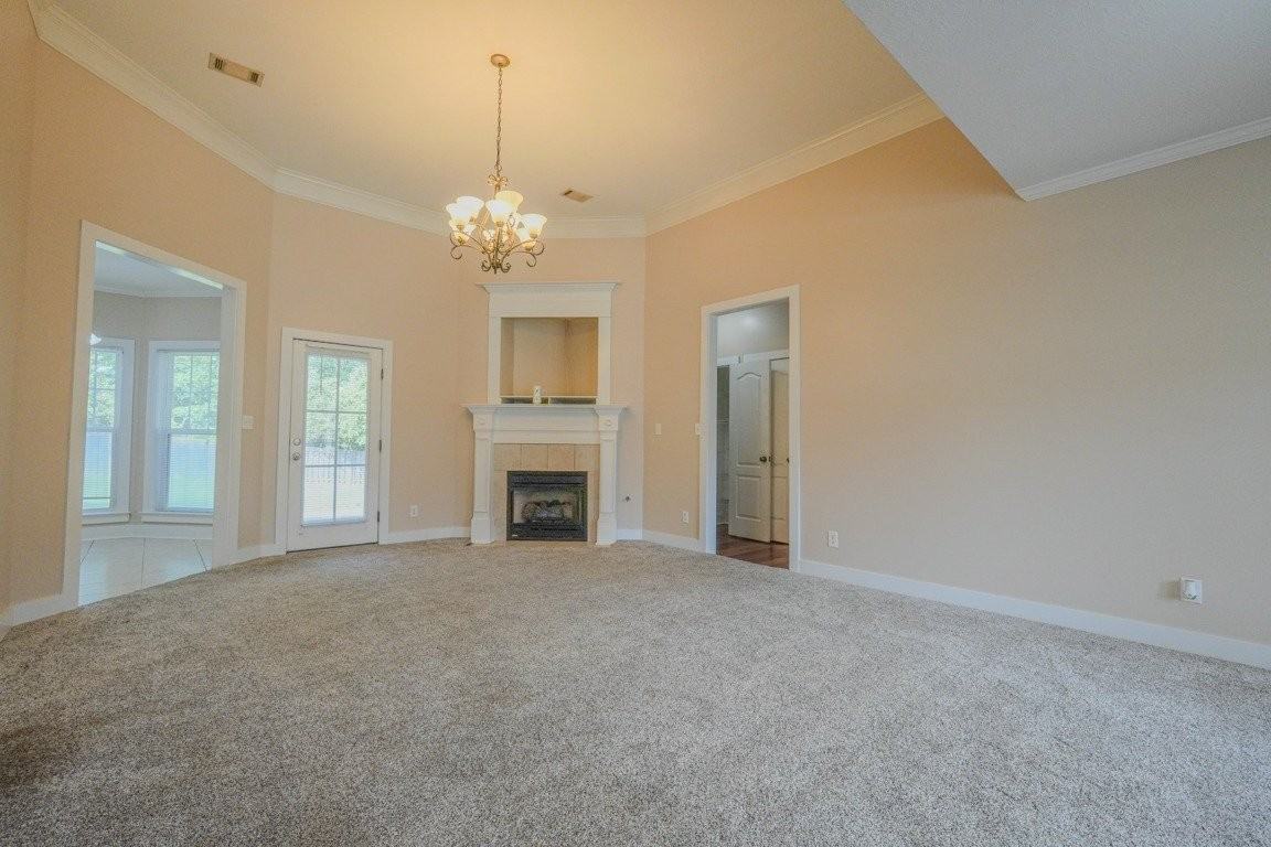 1101 Highmoor Ln - Photo 7 of 50