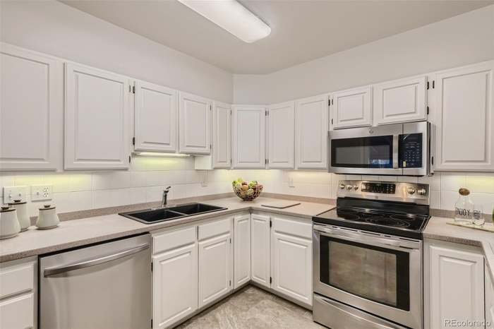 3378 W Saratoga Ave - Photo 5 of 8
